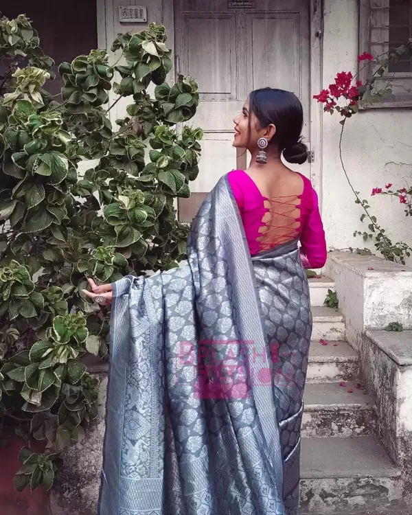 Grey_Woven_Kanjivaram_Silk_Saree_with_Saree_Cover